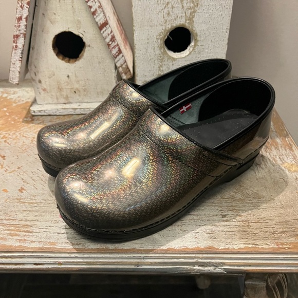 Sanita Iridescent Slip-On Danish Clogs Womens 40/9.5 - Picture 1 of 9